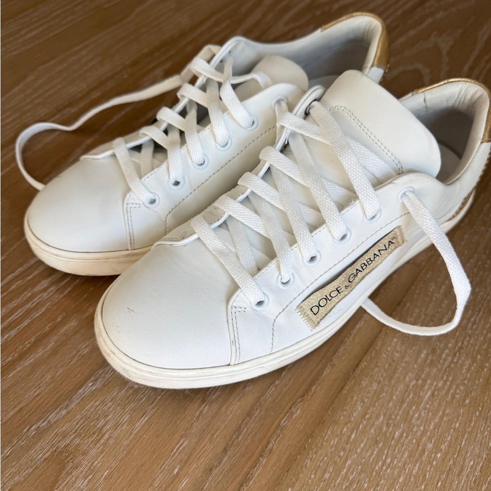 Dolce & Gabbana White Leather Sneakers with Gold Heel Detail 38,5